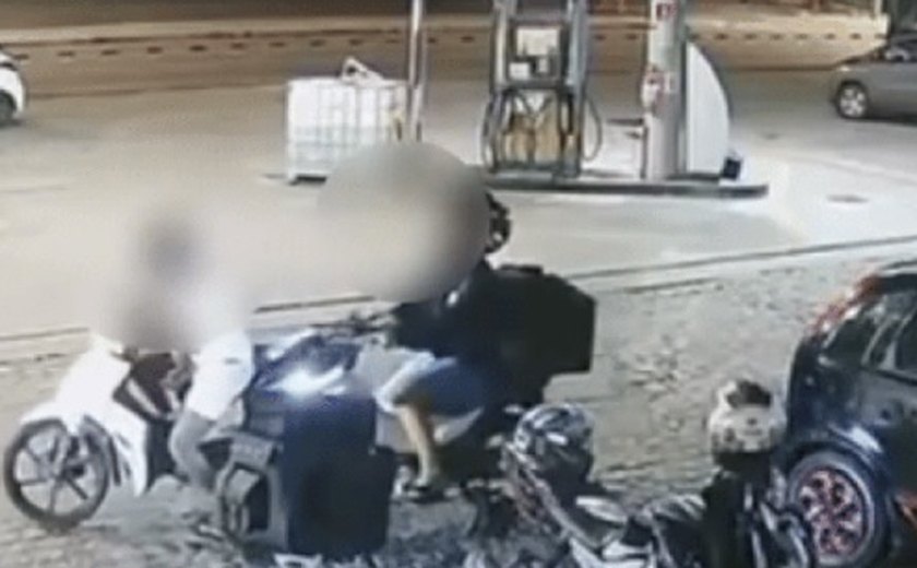 Homem tem motocicleta furtada após deixá-la em posto de combustíveis para socorrer filha
