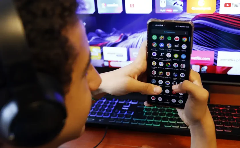 Especialistas alertam que crianças não podem ser 'produto' das redes