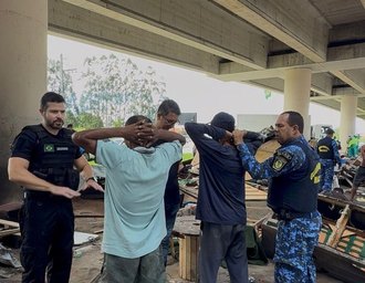 Estruturas ligadas ao crime são removidas em viaduto da antiga PRF