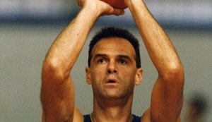 Imprensa internacional repercute a morte de Oscar Schmidt: 'Lenda'