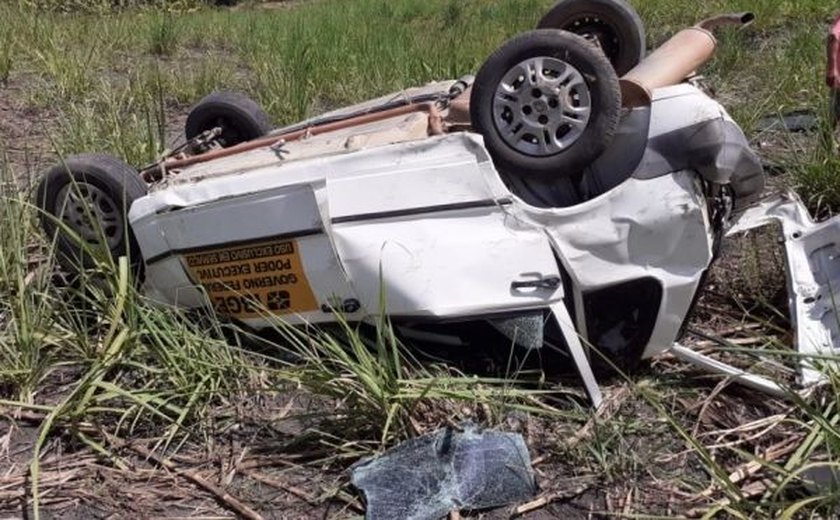 Servidores do IBGE são resgatados após capotamento no interior de Alagoas