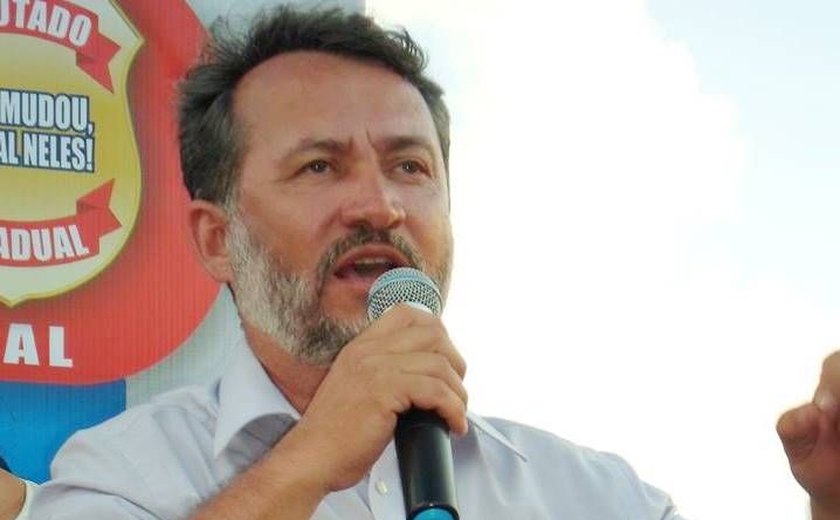 Oposição apresenta Pinto de Luna no lugar de Collor para governo