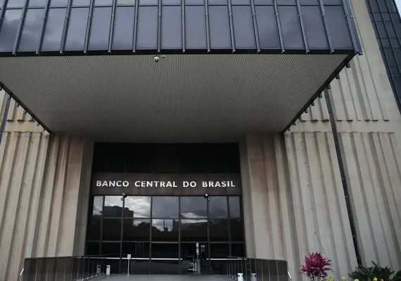 Estoque de crédito no Brasil sobe 1,2% em novembro, diz BC