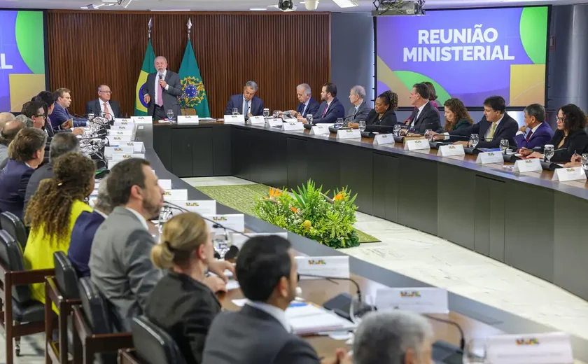 Lula se despede de ministros e confirma Alckmin como vice em chapa