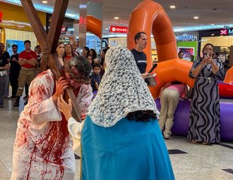 Via-Sacra emociona público em shopping de Maceió e antecipa apresentação do próximo dia 27