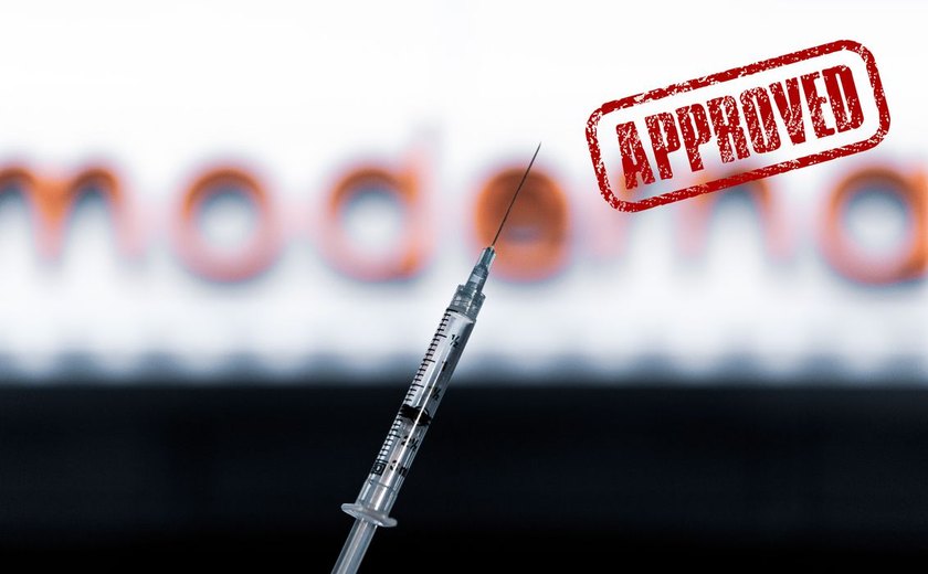 Reino Unido é 1º país a aprovar vacina adaptada para Ômicron