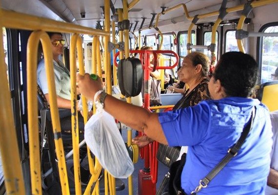 Transporte clandestino eleva tarifa de ônibus em Maceió