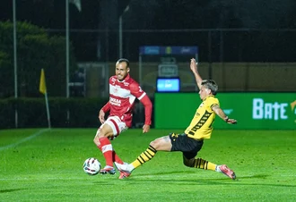 CRB abre placar com Thiaguinho, mas toma virada e perde do São Bernardo por 3x 1