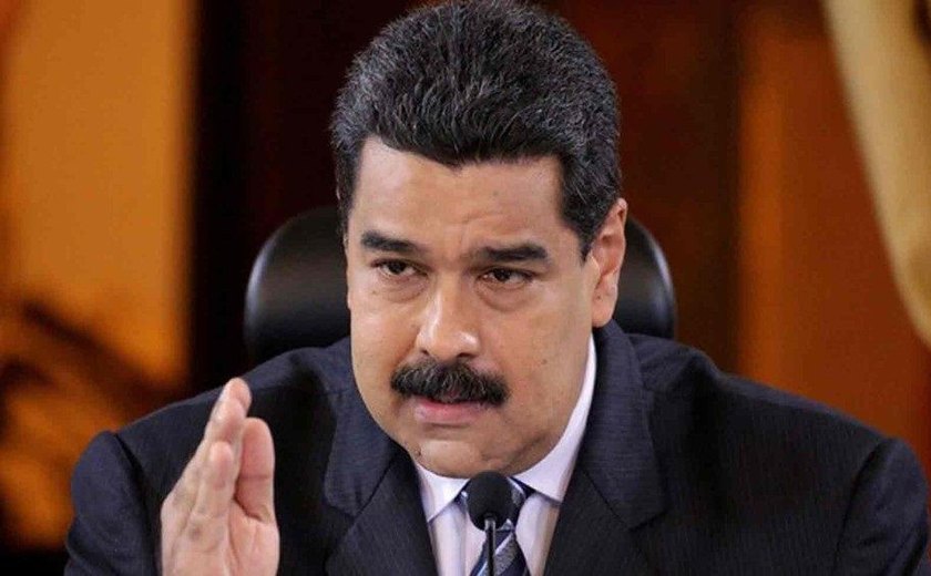 Maduro assina decreto com proposta para eleger Assembleia Constituinte