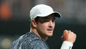 João Fonseca estreia bem e terá Kashanov pela frente em Indian Wells