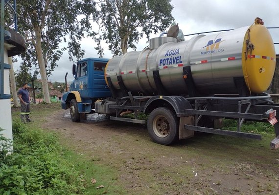 Operação Carro Pipa continua parada em 37 municípios sertanejos em Alagoas