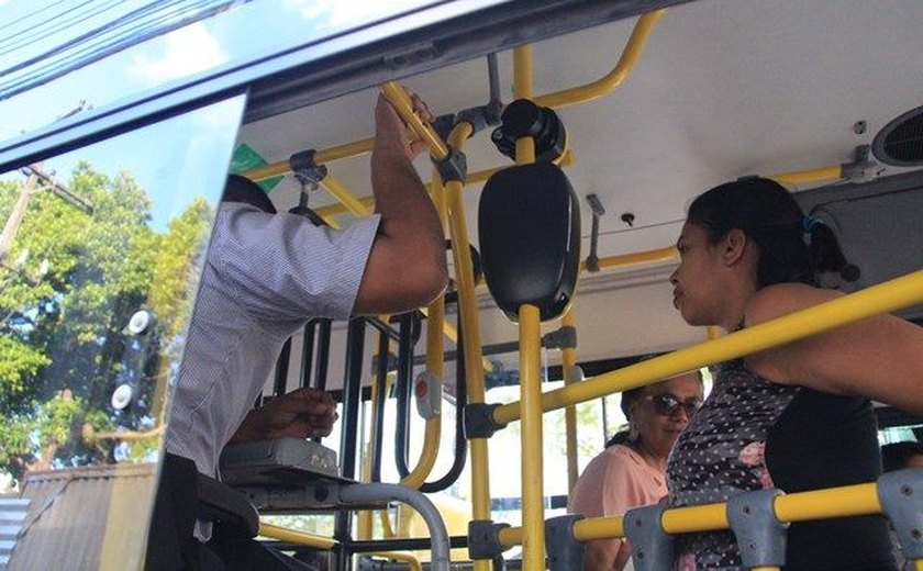 Empresas podem ter ônibus recolhidos por manterem catraca alta
