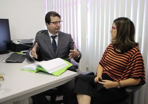 MP-AL requisita levantamento para apurar se há acumulação ilegal de cargos