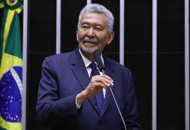 Sindicato dos Urbanitários critica decisão que afasta Paulão do mandato