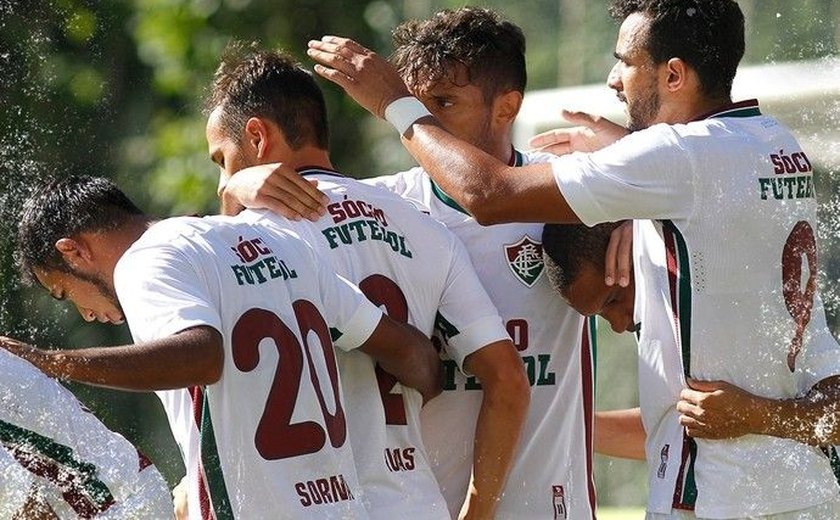 Fluminense goleia Bangu por 4 a 0 e se isola na liderança de grupo