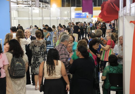 Bienal Internacional do Livro de Alagoas é aberta com presença de mais de 2 mil pessoas