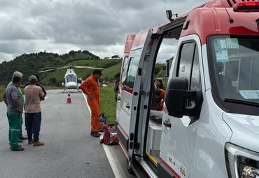 Capotamento na BR-101, em Joaquim Gomes, deixa duas pessoas feridas