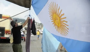 Quase metade dos jovens argentinos vive em vulnerabilidade social