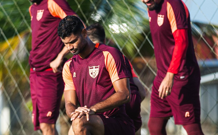 CRB finaliza os treinos nesta sexta-feira (15) no CT do Grêmio