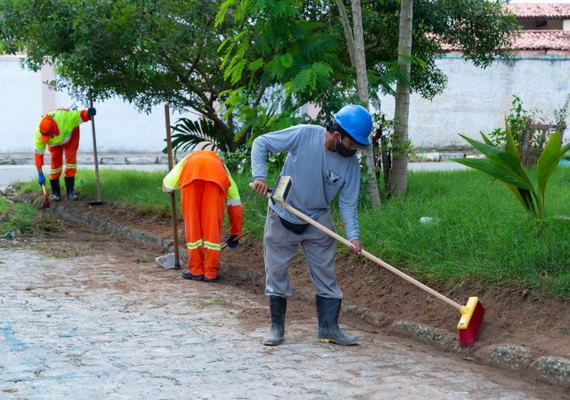 Bairros do Pinheiro e Bebedouro recebem mais um mutirão de limpeza