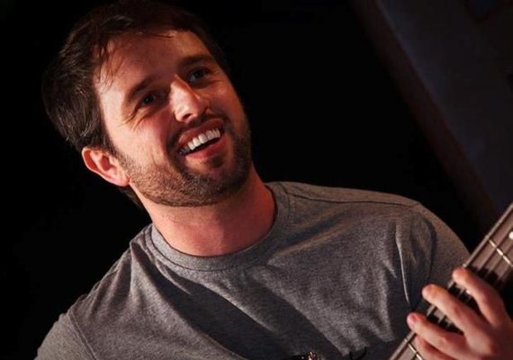 Jornalista morre após levar choque elétrico durante festa em balneário