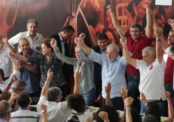 Lula aceita indicação do PT para disputar Presidência e acusa desembargadores de cartel