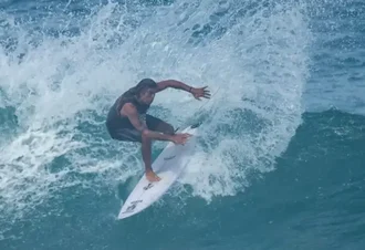 Morre Dadá Figueiredo, surfista ícone do Brasil, aos 61 anos