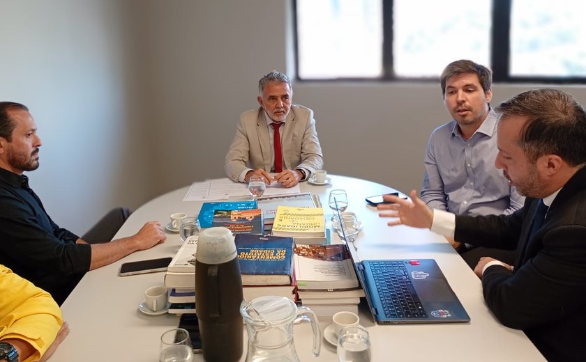 Recomendação do MP/AL começa a ser cumprida e DMTT inicia campanha educativa na orla de Maceió