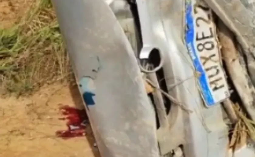 Mãe e duas filhas ficam feridas em capotamento de carro em Murici nesta terça-feira (23)
