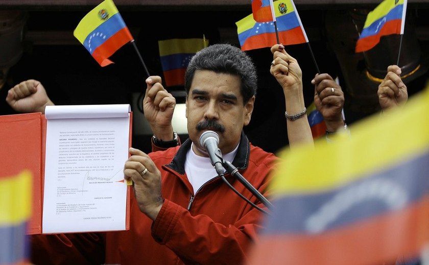 Maduro diz que Constituinte será o poder 'acima da lei' na Venezuela