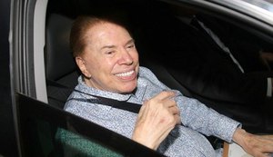 Silvio Santos chega em mansão para casamento da filha Patricia Abravanel