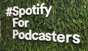 Spotify investe em criadores de conteúdo após crescimento de 21% de podcasts no Brasil