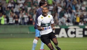 Palmeiras empresta experiente volante Amaral para a Chapecoense