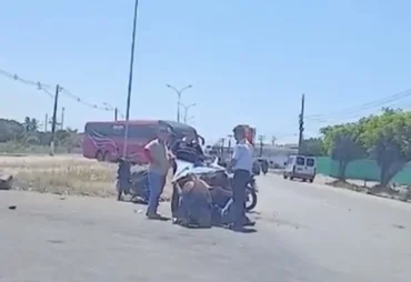 Colisão entre caminhonete e moto deixa dois homens feridos na AL-220