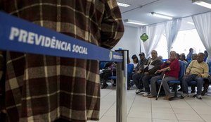 STF dá dez dias para que Temer e deputados expliquem reforma da previdência