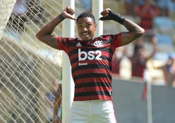 Flamengo vence a Chape por 2 x 1 e mais uma vez toma gol perto do final de jogo