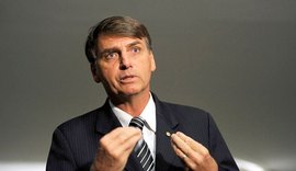 Bolsonaro defende militares após massacre