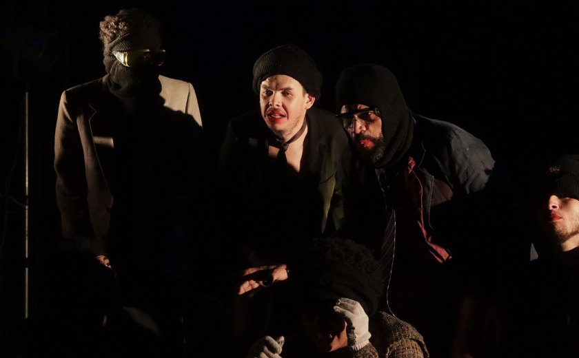 “Tambores que Gritam Maceió é Farsa!” ocupa o Theatro Homerinho com crítica social e teatro documental