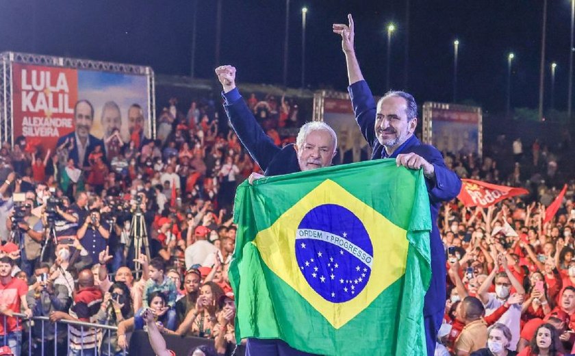 Lula tem 48,8% dos votos válidos e chega ao maior índice na pesquisa Exame/Ideia