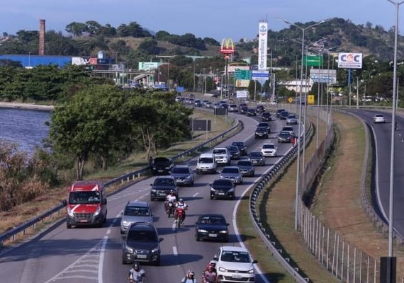 Jovem baleado em arrastão na BR-101 continua em estado grave