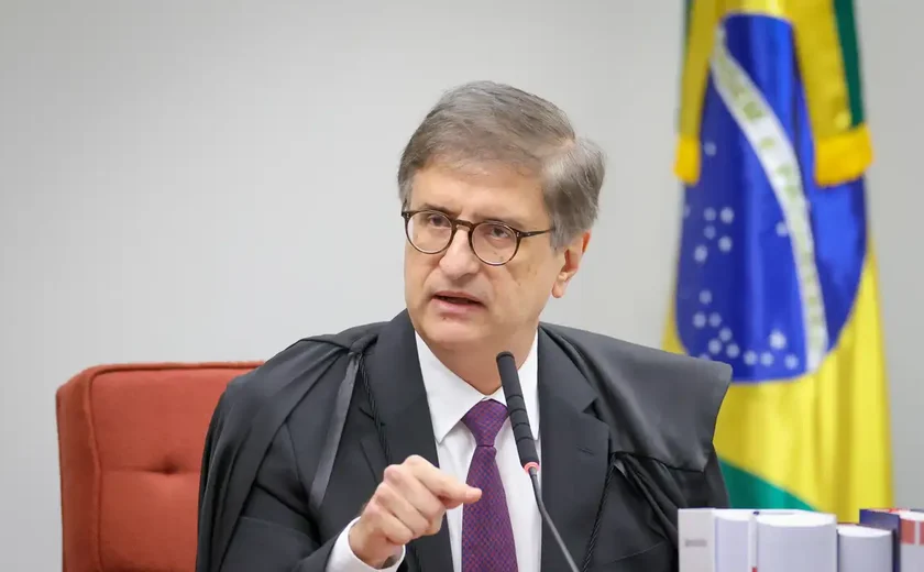 PGR não vê abuso de André Mendonça em investigação contra Moraes