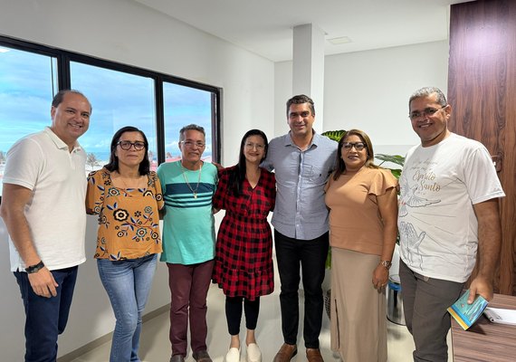 Prefeito Daniel Vasconcelos concede novo reajuste salarial de 7% para professores da rede municipal de Maragogi