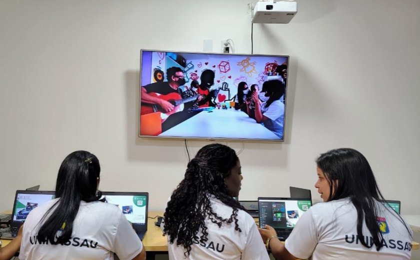 Iniciativa oferta 100 bolsas de graduação EaD gratuitas para pessoas com TEA e mães de crianças autistas