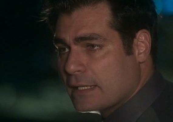 Em 'A Lei do Amor', Ciro chora após ser rejeitado pela mãe