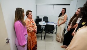 Ministra das Mulheres visita Casa da Mulher Alagoana em Maceió
