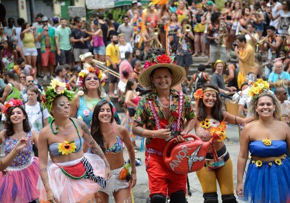 Cordão do Boitatá anima foliões no centro do Rio