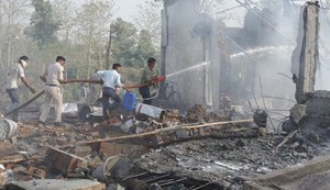 Na Índia, explosão em fábrica de fogos de artifício deixa mortos e feridos