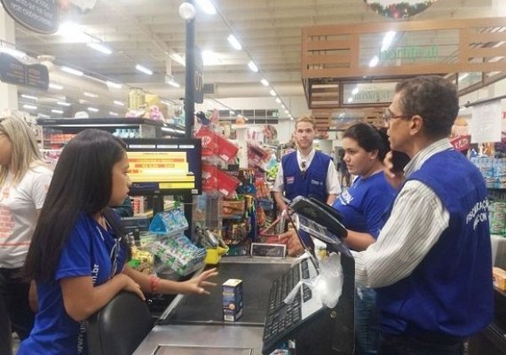 Procon Alagoas encontra irregularidades nos supermercados em Maceió
