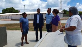 Com denúncia de pescadores, promotores fazem vistoria no Centro Pesqueiro em Jaraguá