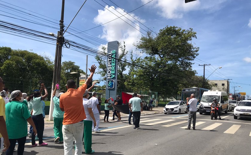 Funcionários do Hospital Veredas realizam segundo dia de protesto